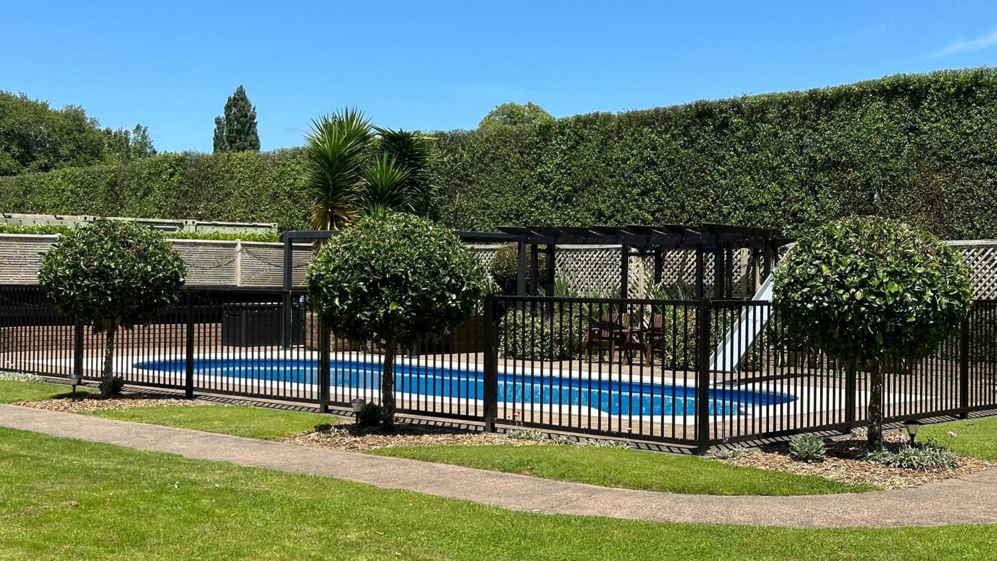 Rustling Oaks Nz Boho Pool House Ξενοδοχείο Cambridge Εξωτερικό φωτογραφία